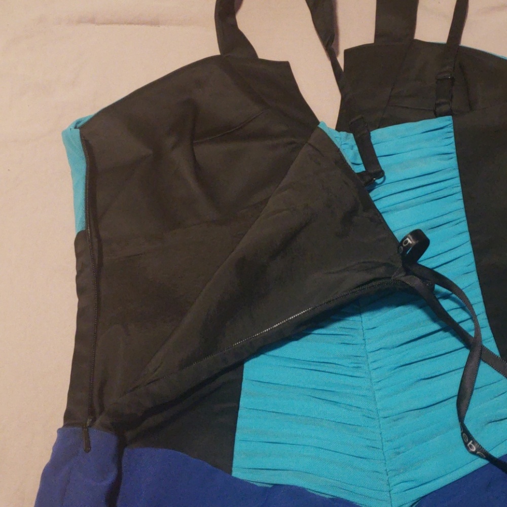 bebe Color Block Mesh Dress - Picture 6 of 8